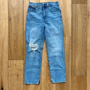 MADEWELL Perfect Vintage Straight Jean in Kingsbury Wash: Knee-Rip Edit
